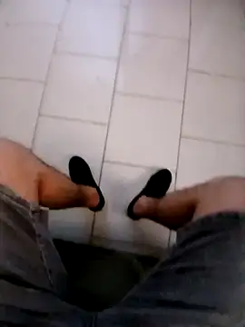 Snapshot of braza66 chatting on 11/09/25, 05:44 braza66 online show from 11/09/25, 05:44