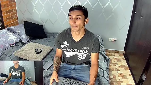 Snapshot of Marck_Muscle chatting on 12/27/24, 03:20 Marck Muscle online show from 12/27/24, 03:20