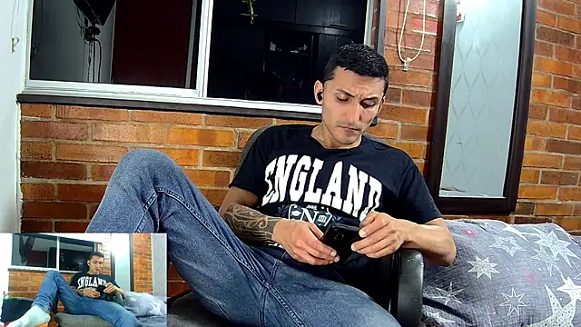 Snapshot of Marck_Muscle chatting on 12/29/24, 02:27 Marck Muscle online show from 12/29/24, 02:27