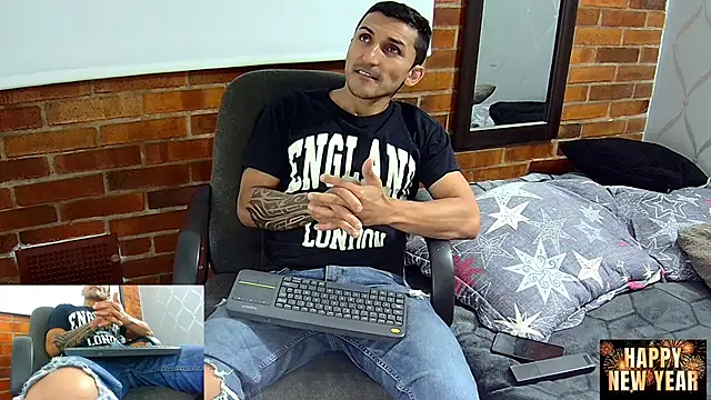 Snapshot of Marck_Muscle chatting on 12/31/24, 04:27 Marck Muscle online show from 12/31/24, 04:27