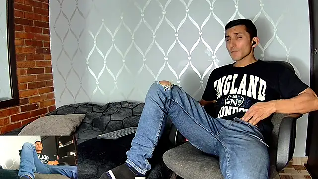 Snapshot of Marck_Muscle chatting on 01/21/25, 12:57 Marck Muscle online show from 01/21/25, 12:57