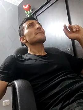 Snapshot of Marck_Muscle chatting on 02/28/25, 12:43 Marck Muscle online show from 02/28/25, 12:43