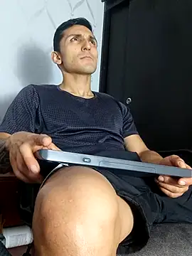 Snapshot of Marck_Muscle chatting on 03/07/25, 01:09 Marck Muscle online show from 03/07/25, 01:09