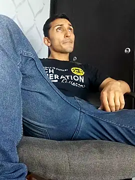 Snapshot of Marck_Muscle chatting on 03/10/25, 02:50 Marck Muscle online show from 03/10/25, 02:50