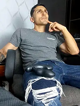 Snapshot of Marck_Muscle chatting on 03/15/25, 01:08 Marck Muscle online show from 03/15/25, 01:08