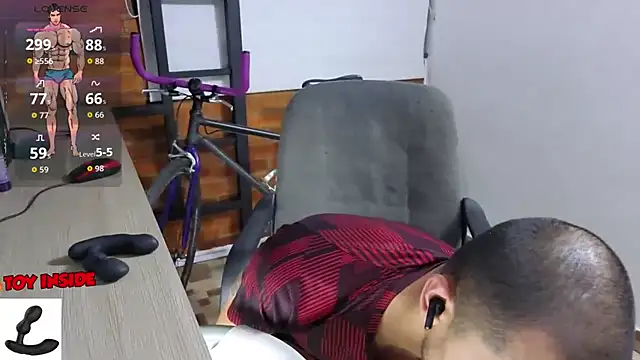 Snapshot of Marck_Muscle chatting on 09/10/25, 02:55 Marck Muscle online show from 09/10/25, 02:55