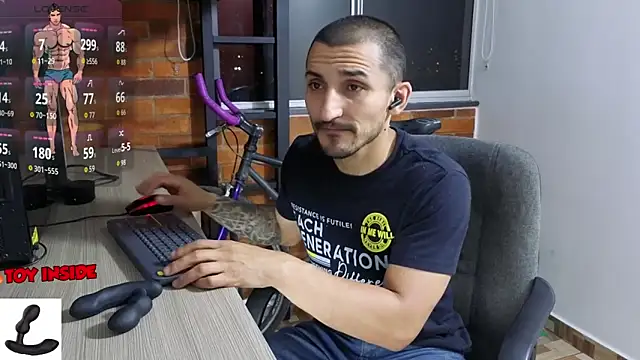 Snapshot of Marck_Muscle chatting on 09/14/25, 03:38 Marck Muscle online show from 09/14/25, 03:38