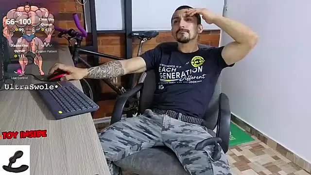 Snapshot of Marck_Muscle chatting on 09/29/25, 02:49 Marck Muscle online show from 09/29/25, 02:49