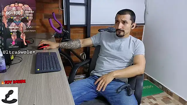 Snapshot of Marck_Muscle chatting on 10/03/25, 03:14 Marck Muscle online show from 10/03/25, 03:14