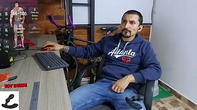 Snapshot of Marck_Muscle chatting on 10/05/25, 02:54 Marck Muscle online show from 10/05/25, 02:54