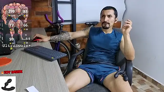 Snapshot of Marck_Muscle chatting on 10/15/25, 01:06 Marck Muscle online show from 10/15/25, 01:06