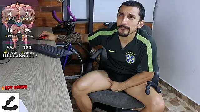 Snapshot of Marck_Muscle chatting on 10/22/25, 01:17 Marck Muscle online show from 10/22/25, 01:17