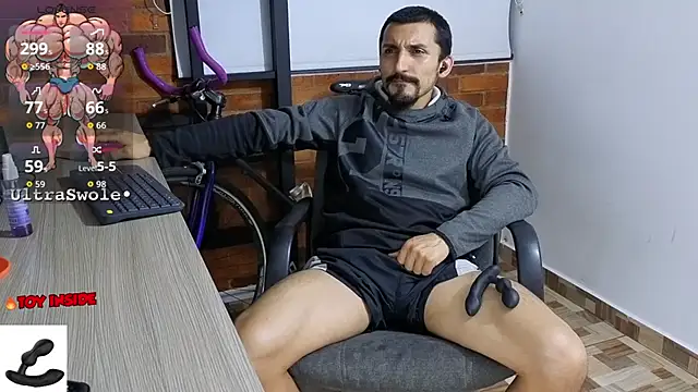 Snapshot of Marck_Muscle chatting on 10/23/25, 12:43 Marck Muscle online show from 10/23/25, 12:43