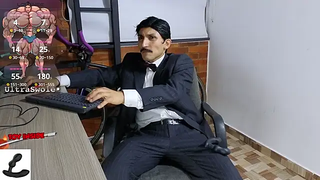 Snapshot of Marck_Muscle chatting on 11/01/25, 04:14 Marck Muscle online show from 11/01/25, 04:14