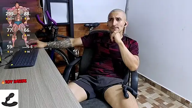 Snapshot of Marck_Muscle chatting on 11/17/25, 11:21 Marck Muscle online show from 11/17/25, 11:21