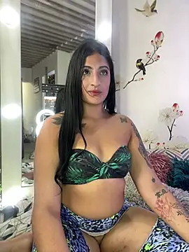 Snapshot of alondra_darling chatting on 12/30/24, 07:42 alondra darling online show from 12/30/24, 07:42