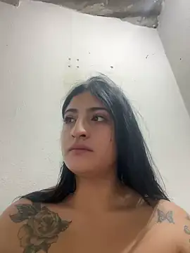 Snapshot of alondra_darling chatting on 03/12/25, 02:12 alondra darling online show from 03/12/25, 02:12