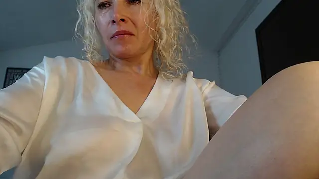 Snapshot of Ingridbergman chatting on 01/23/25, 04:48 Ingridbergman online show from 01/23/25, 04:48