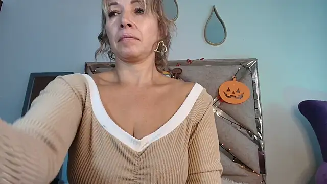 Ingridbergman online show from 10/29/25, 01:13