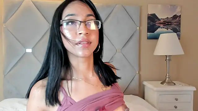 AbrilBrent online show from 03/08/25, 07:27