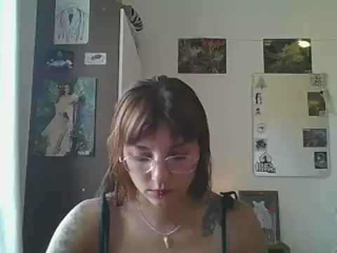 Snapshot of SweetyBabyDemon chatting on 01/02/25, 06:45 SweetyBabyDemon online show from 01/02/25, 06:45