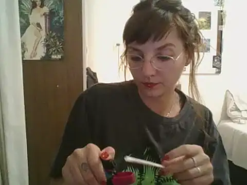 Snapshot of SweetyBabyDemon chatting on 01/09/25, 02:01 SweetyBabyDemon online show from 01/09/25, 02:01