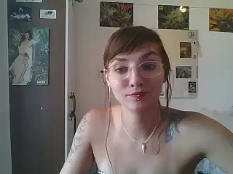 Snapshot of SweetyBabyDemon chatting on 01/14/25, 03:57 SweetyBabyDemon online show from 01/14/25, 03:57