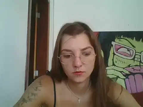 Snapshot of SweetyBabyDemon chatting on 02/10/25, 01:01 SweetyBabyDemon online show from 02/10/25, 01:01