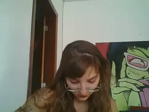 Snapshot of SweetyBabyDemon chatting on 02/11/25, 12:27 SweetyBabyDemon online show from 02/11/25, 12:27