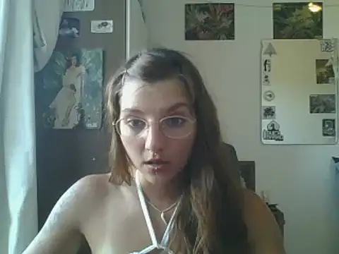 Snapshot of SweetyBabyDemon chatting on 03/06/25, 08:05 SweetyBabyDemon online show from 03/06/25, 08:05