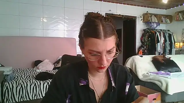 Snapshot of SweetyBabyDemon chatting on 10/01/25, 07:09 SweetyBabyDemon online show from 10/01/25, 07:09