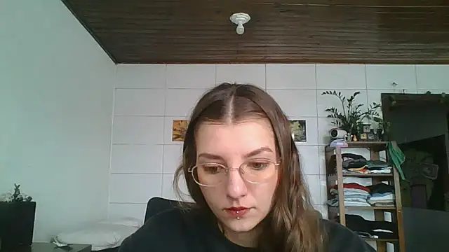 Snapshot of SweetyBabyDemon chatting on 10/09/25, 01:42 SweetyBabyDemon online show from 10/09/25, 01:42