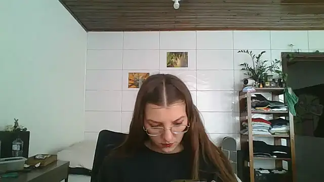 Snapshot of SweetyBabyDemon chatting on 10/10/25, 01:32 SweetyBabyDemon online show from 10/10/25, 01:32