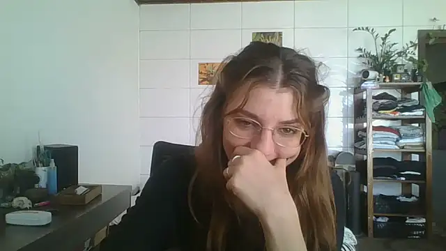 Snapshot of SweetyBabyDemon chatting on 10/14/25, 01:45 SweetyBabyDemon online show from 10/14/25, 01:45