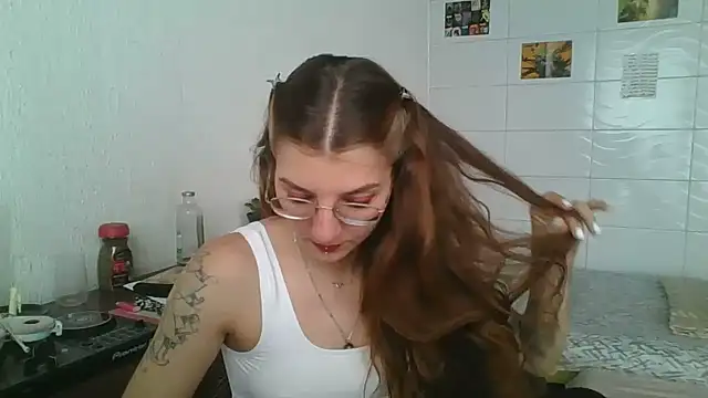 Snapshot of SweetyBabyDemon chatting on 11/03/25, 12:28 SweetyBabyDemon online show from 11/03/25, 12:28