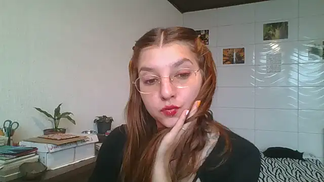 Snapshot of SweetyBabyDemon chatting on 12/01/25, 01:27 SweetyBabyDemon online show from 12/01/25, 01:27