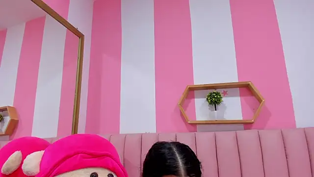 ISABELLA 020 online show from 10/22/25, 01:11