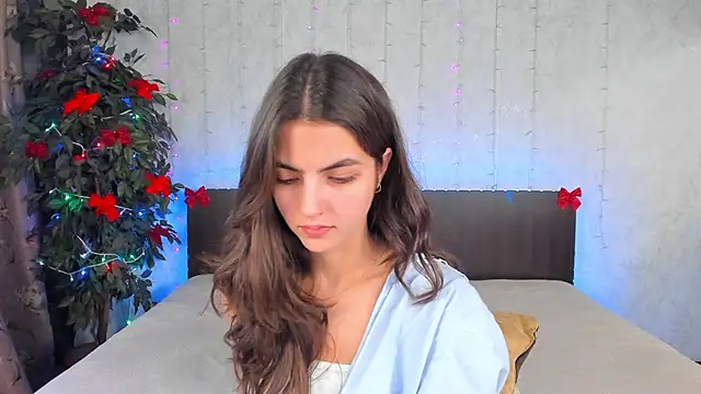 Snapshot of Milana_Crystal_ chatting on 12/27/24, 11:17 Milana Crystal online show from 12/27/24, 11:17