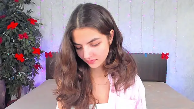 Snapshot of Milana_Crystal_ chatting on 12/29/24, 08:00 Milana Crystal online show from 12/29/24, 08:00