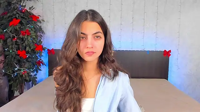 Snapshot of Milana_Crystal_ chatting on 12/30/24, 08:10 Milana Crystal online show from 12/30/24, 08:10