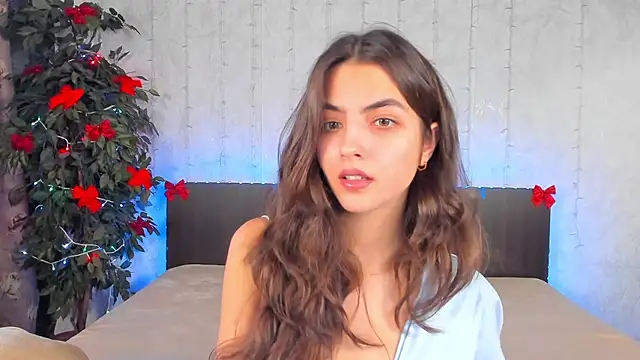 Snapshot of Milana_Crystal_ chatting on 12/30/24, 11:15 Milana Crystal online show from 12/30/24, 11:15