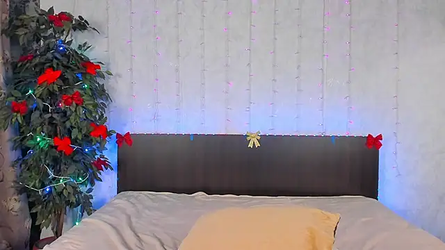 Snapshot of Milana_Crystal_ chatting on 12/31/24, 11:20 Milana Crystal online show from 12/31/24, 11:20