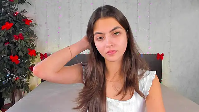 Snapshot of Milana_Crystal_ chatting on 01/04/25, 11:33 Milana Crystal online show from 01/04/25, 11:33