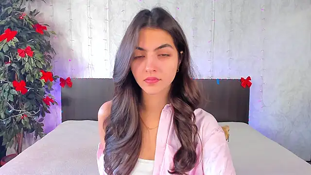 Snapshot of Milana_Crystal_ chatting on 01/05/25, 08:32 Milana Crystal online show from 01/05/25, 08:32