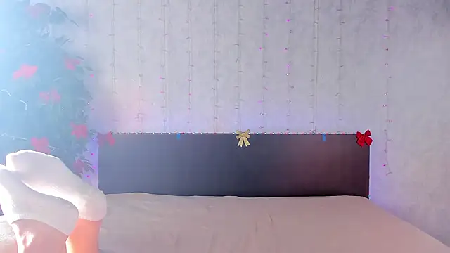 Snapshot of Milana_Crystal_ chatting on 01/05/25, 11:37 Milana Crystal online show from 01/05/25, 11:37