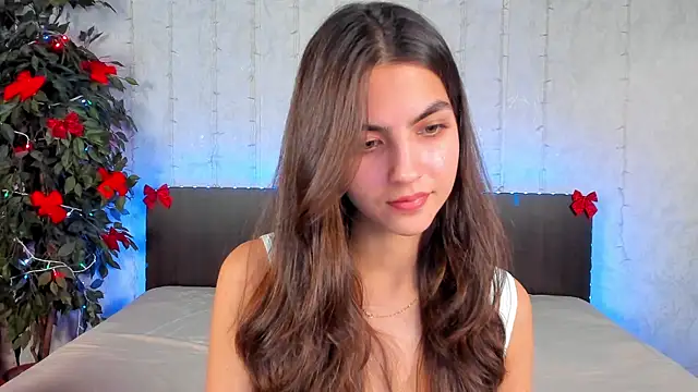Snapshot of Milana_Crystal_ chatting on 01/12/25, 04:50 Milana Crystal online show from 01/12/25, 04:50