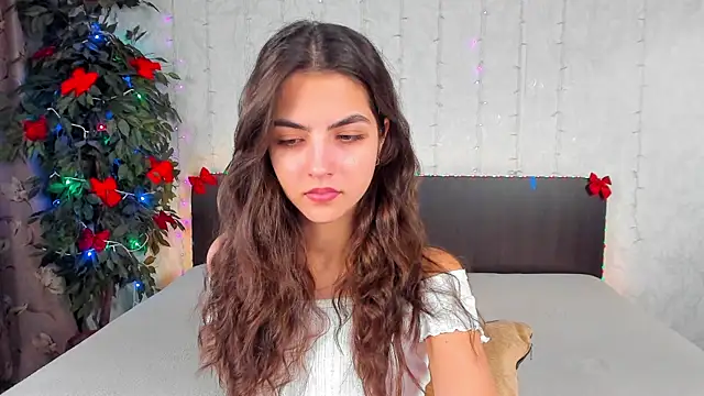 Snapshot of Milana_Crystal_ chatting on 01/27/25, 08:18 Milana Crystal online show from 01/27/25, 08:18