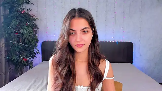 Snapshot of Milana_Crystal_ chatting on 02/02/25, 11:08 Milana Crystal online show from 02/02/25, 11:08