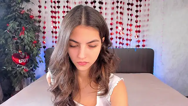 Snapshot of Milana_Crystal_ chatting on 02/14/25, 08:21 Milana Crystal online show from 02/14/25, 08:21