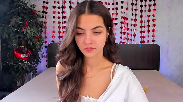 Snapshot of Milana_Crystal_ chatting on 02/20/25, 08:17 Milana Crystal online show from 02/20/25, 08:17